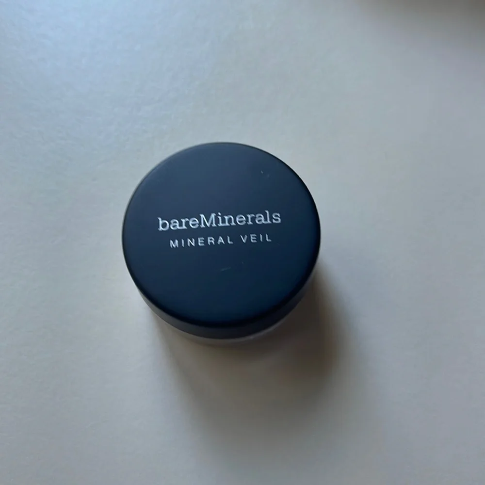 bareMinerals Illuminating Mineral Veil Setting Powder Mini Size